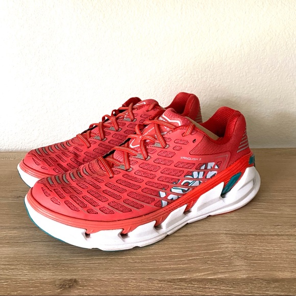 hoka one one vanquish 3 women's